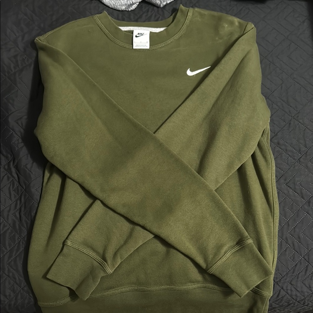 nike crewneck